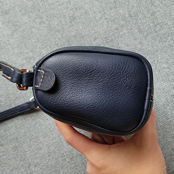 NWOT Dooney & Bourke Dark Navy Blue Leather Zip Shoulder Bag Clutch - Picture 4 of 6